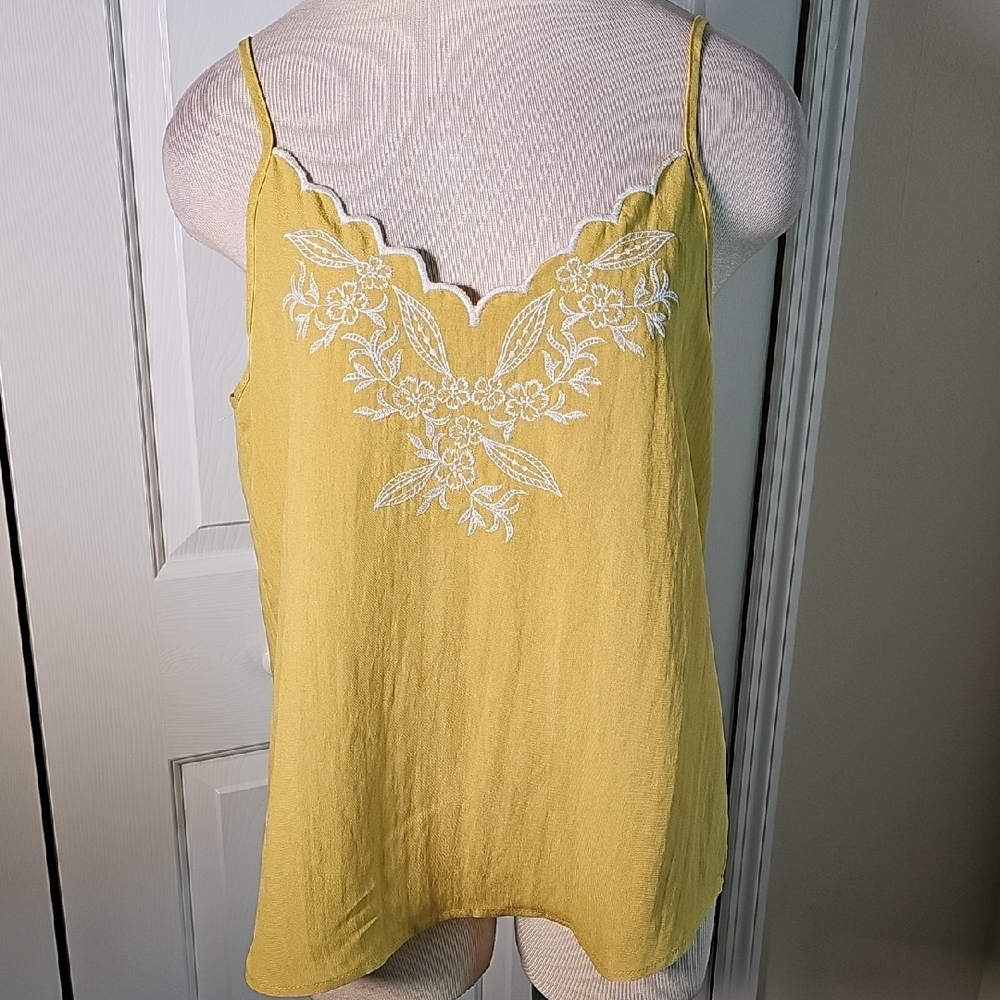Blu Pepper Yellow Camisole with White Embroidery. Size‎ Meduim